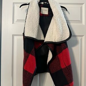 VGUC! Red and Black Plaid Sherpa Vest size Medium